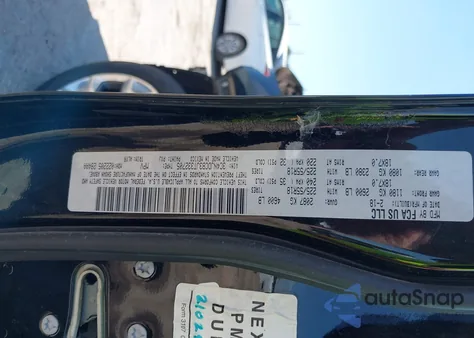 2018 Jeep Compass Limited 4X4 z USA, uszkodzony, nr VIN 3C4NJDCB3JT332705